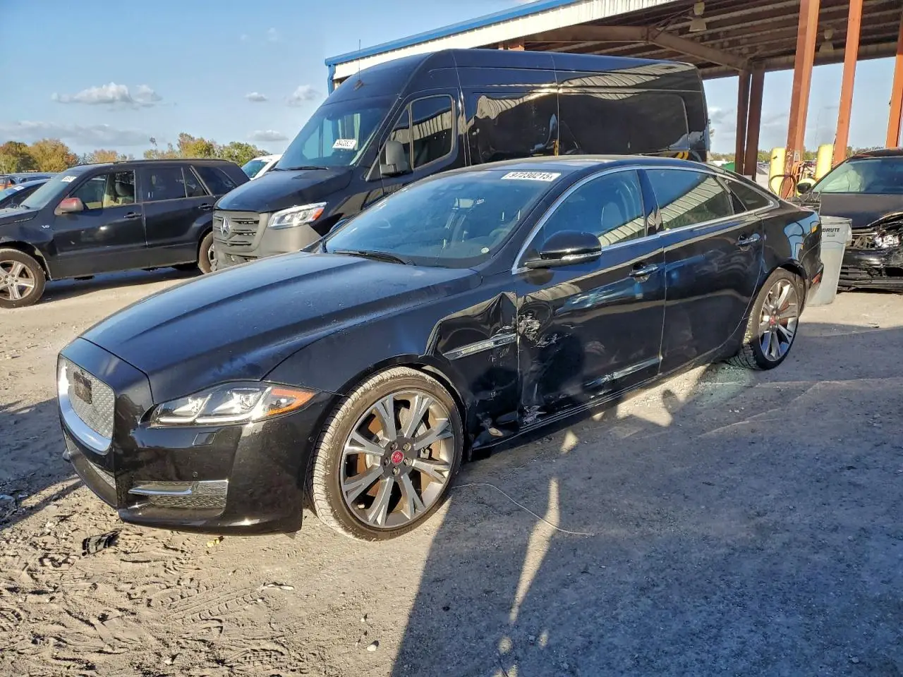 JAGUAR XJ 2018. Lot# 97230215. VIN SAJWA2G76J8W15677. Photo 1