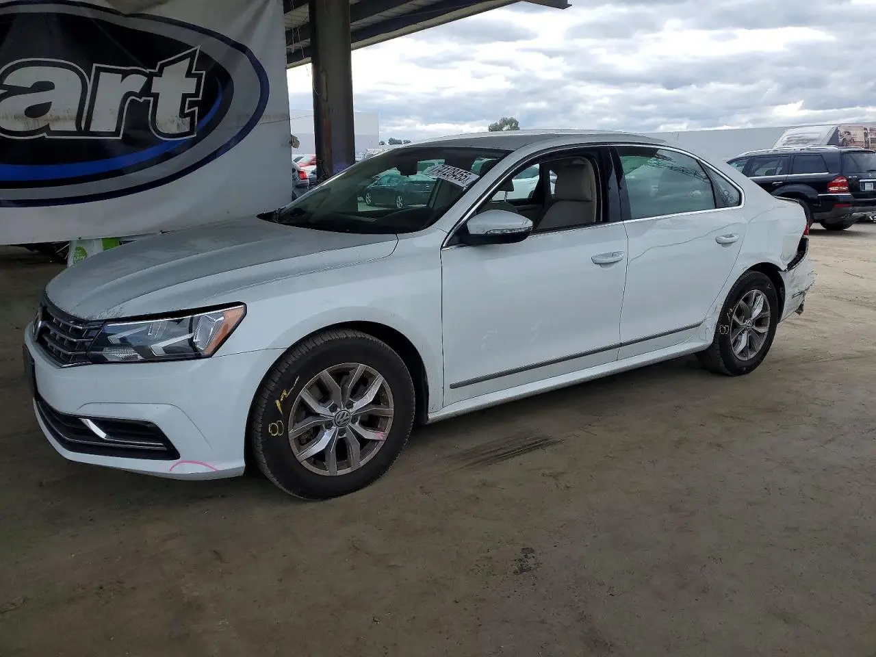 VOLKSWAGEN PASSAT 2017. Lot# 77338015. VIN 1VWAT7A37HC027295. Photo 1