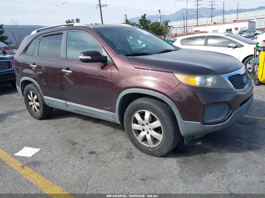 KIA SORENTO 2011. Lot# 44335750. VIN 5XYKT4A20BG125083. Photo 1