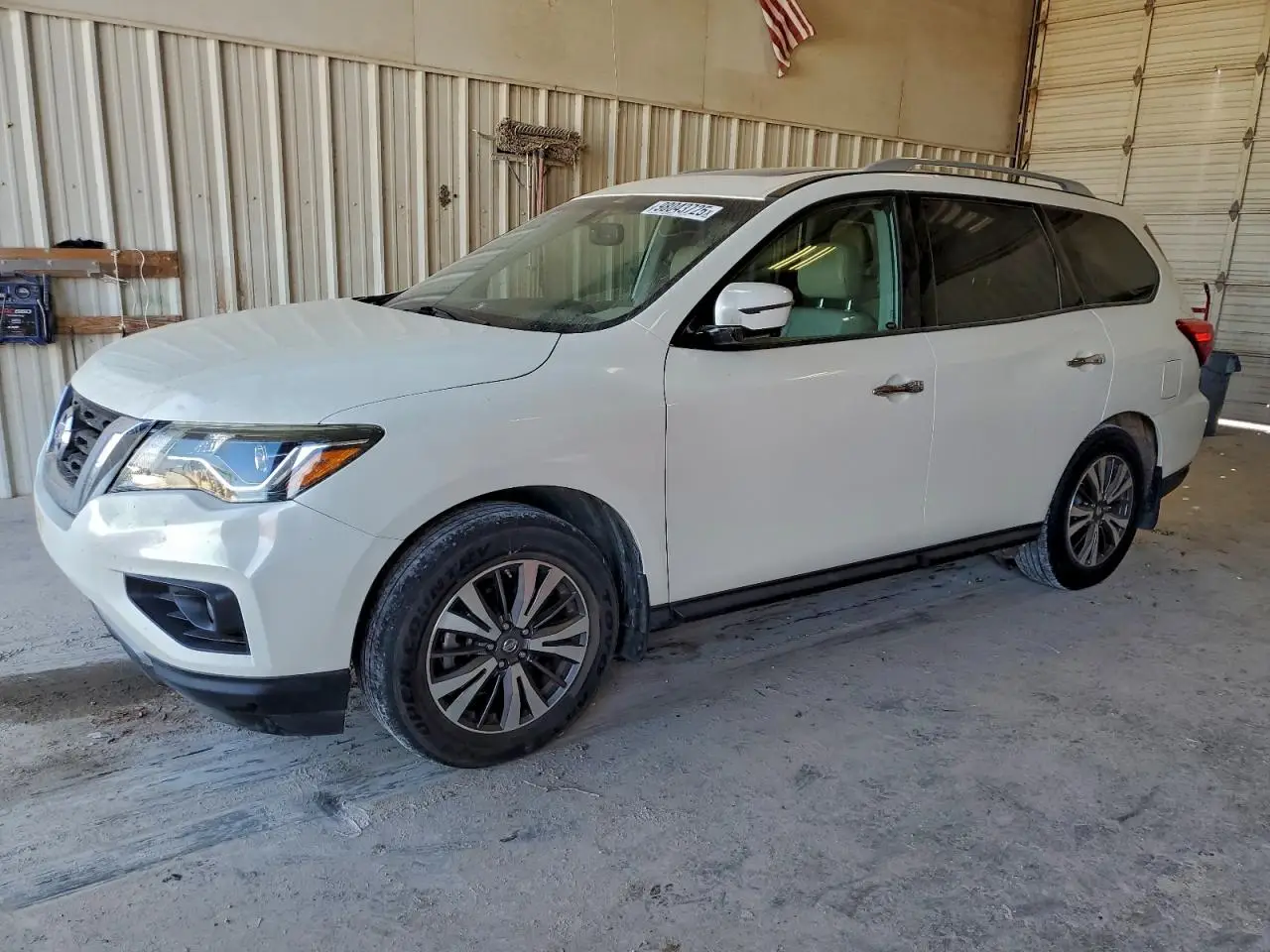 NISSAN PATHFINDER 2017. Lot# 98043725. VIN 5N1DR2MM9HC636115. Photo 1