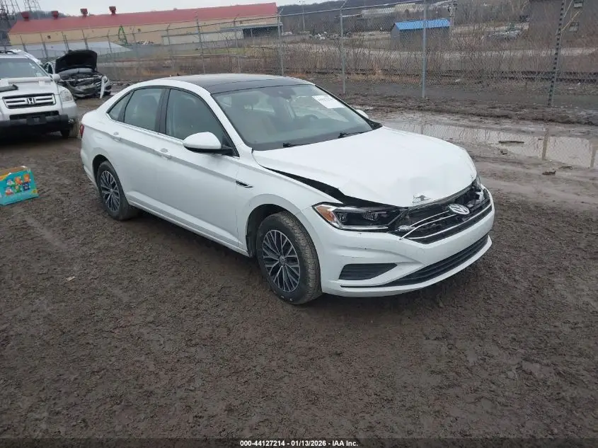 VOLKSWAGEN JETTA 2019. Lot# 44127214. VIN 3VWE57BU1KM066294. Photo 1