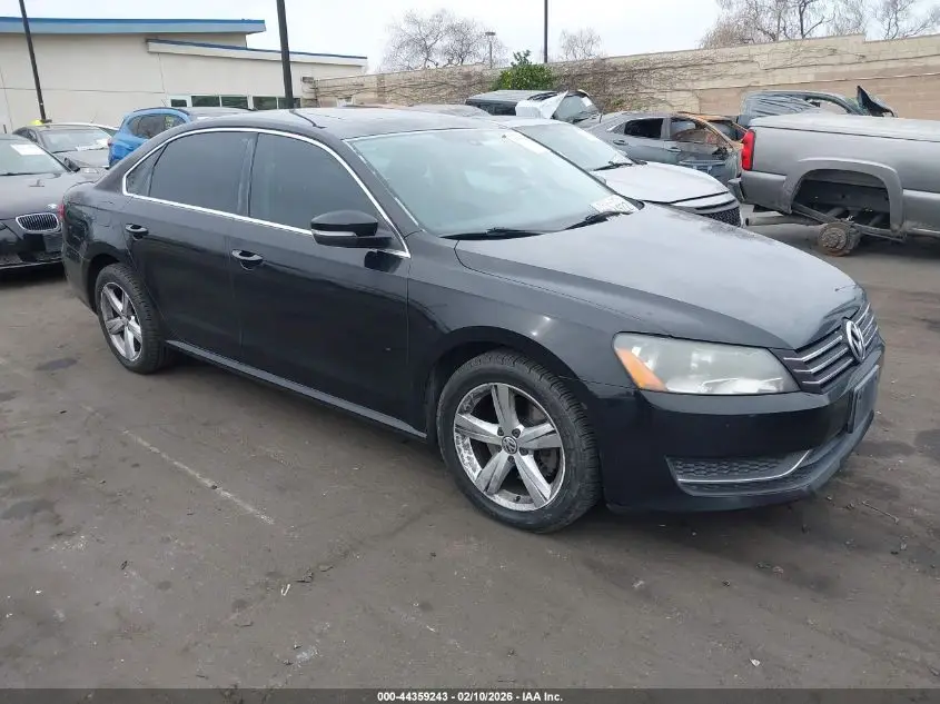 VOLKSWAGEN PASSAT 2013. Lot# 44359243. VIN 1VWBP7A35DC024916. Photo 1