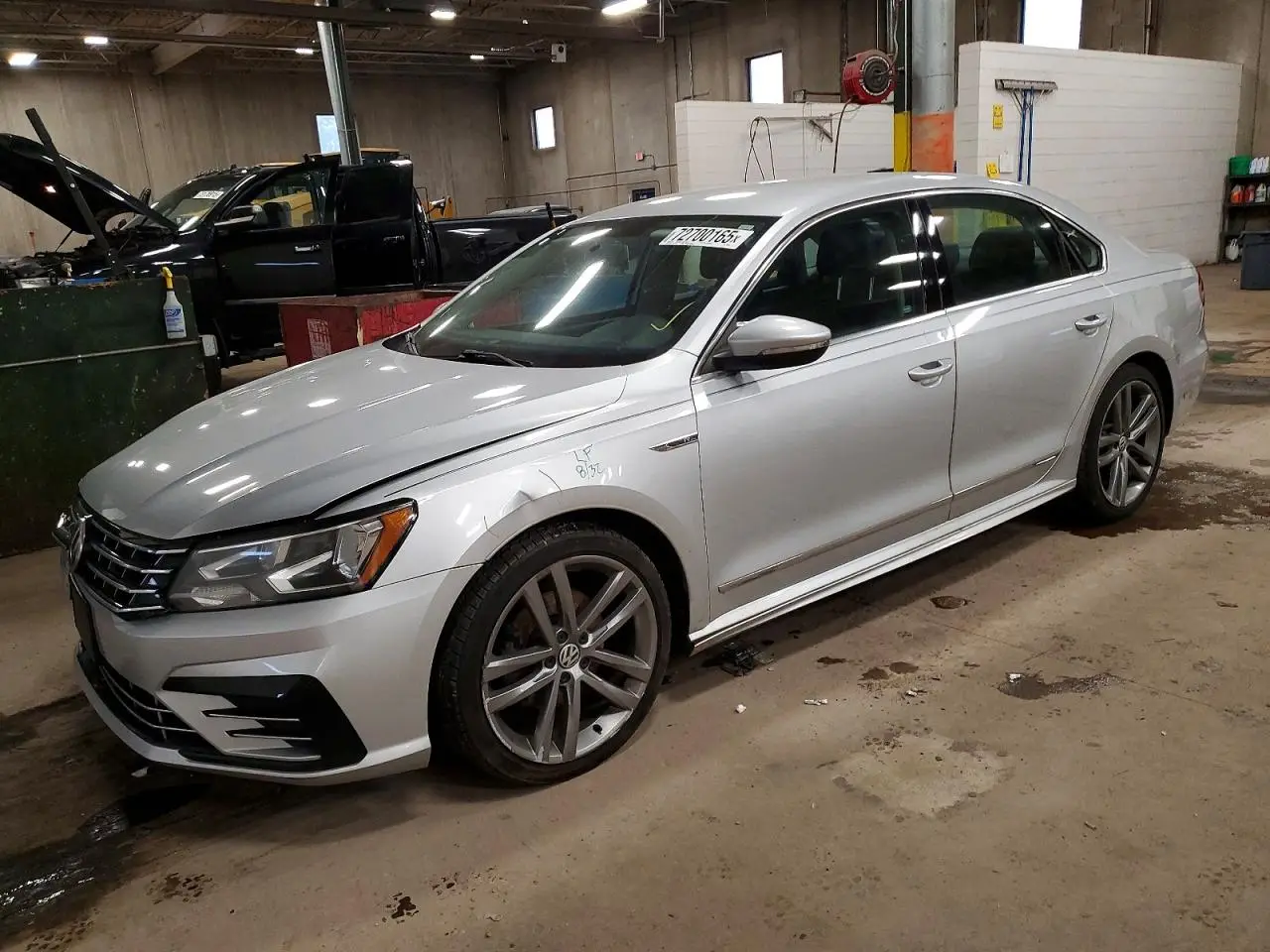 VOLKSWAGEN PASSAT 2017. Lot# 72700165. VIN 1VWDT7A32HC064025. Photo 1