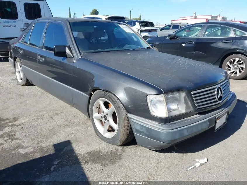 MERCEDES-BENZ 400 1992. Lot# 44163638. VIN WDBEA34EXNB741647. Photo 1