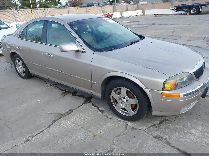 LINCOLN LS 2000. Lot# 44063175. VIN 1LNHM86S9YY879733. Photo 1