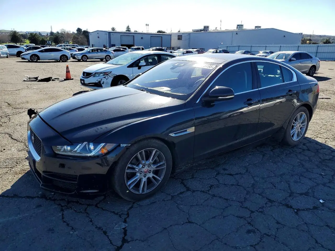 JAGUAR XE 2019. Lot# 72409195. VIN SAJAD4FX3KCP46143. Photo 1