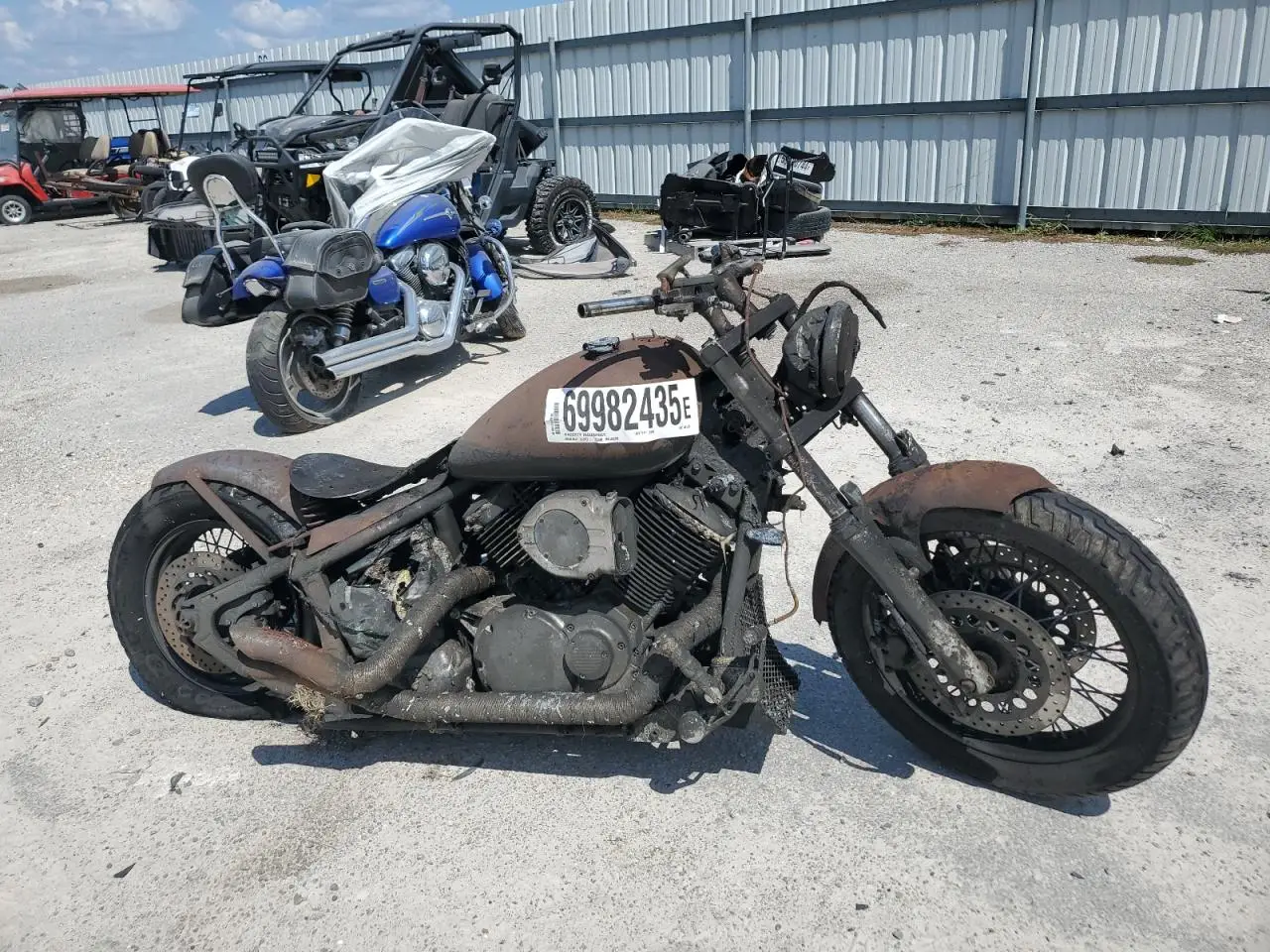 YAMAHA XVS1100 1999. Lot# 69982435. VIN JYAVP11E8XA001379. Photo 1