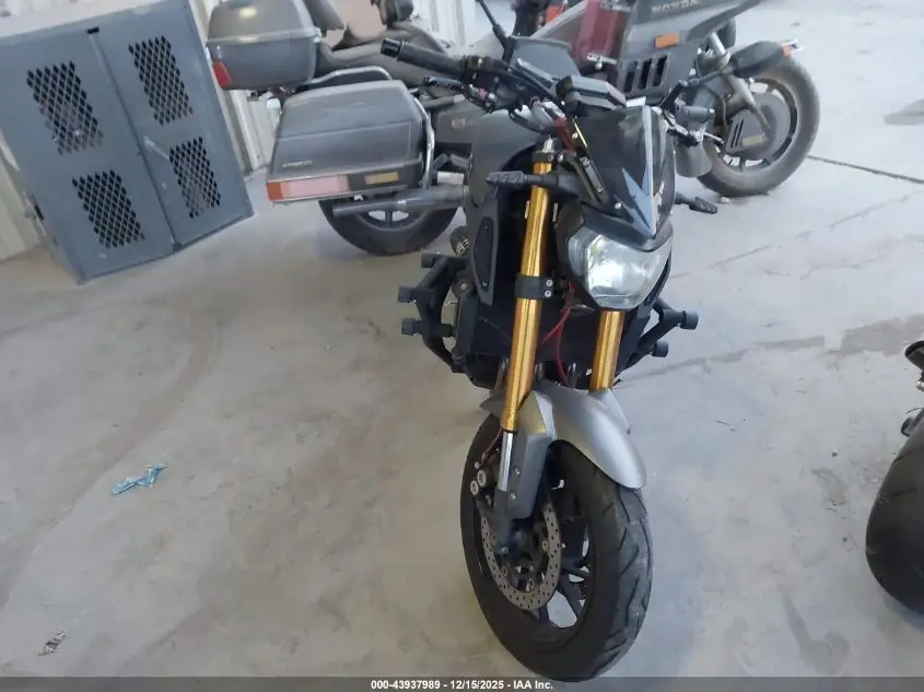 YAMAHA FZ09 2015. Lot# 43937989. VIN JYARN33E3FA006519. Photo 1