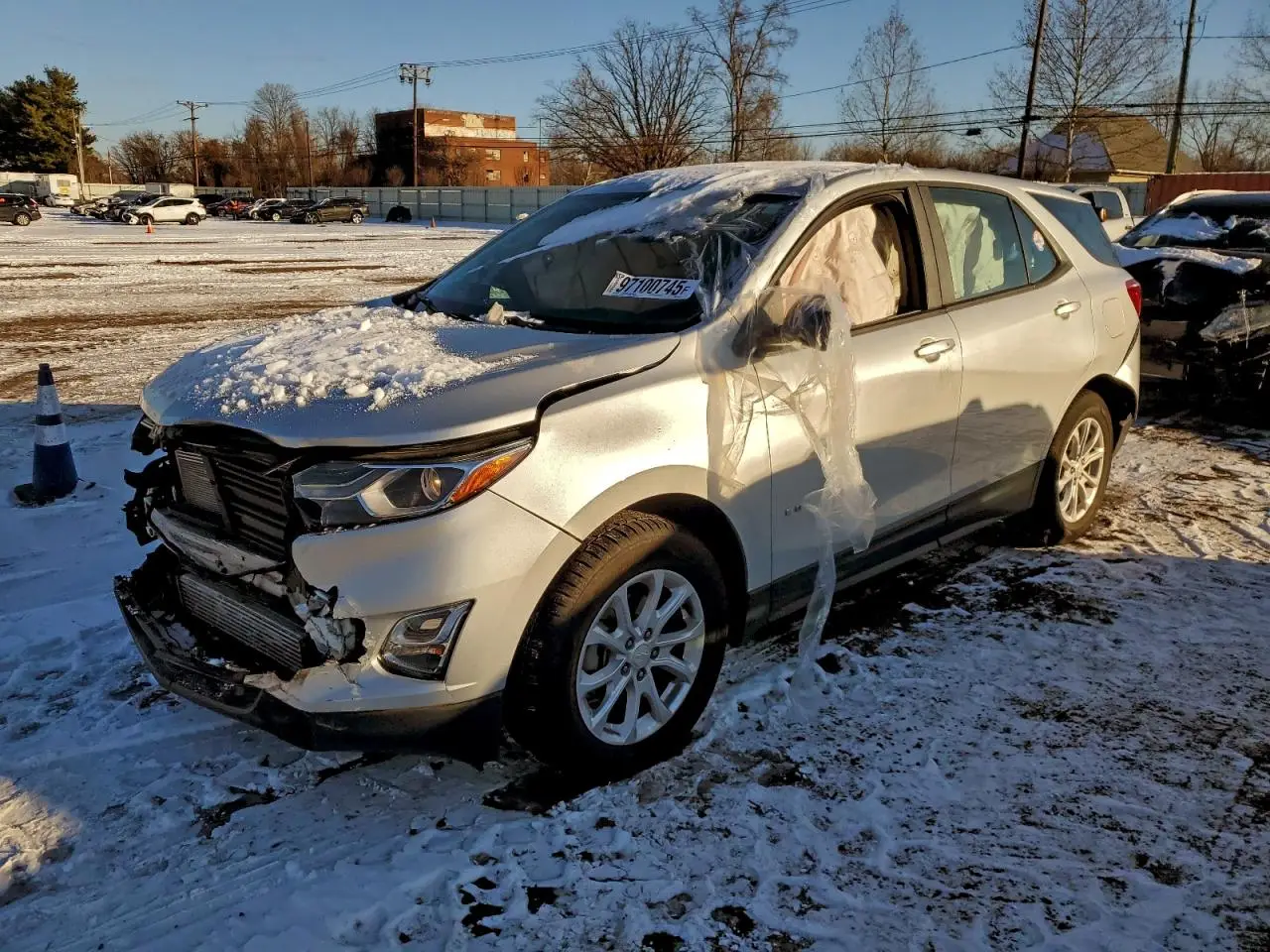 CHEVROLET EQUINOX 2020. Lot# 97100745. VIN 3GNAXHEV1LS625501. Photo 1